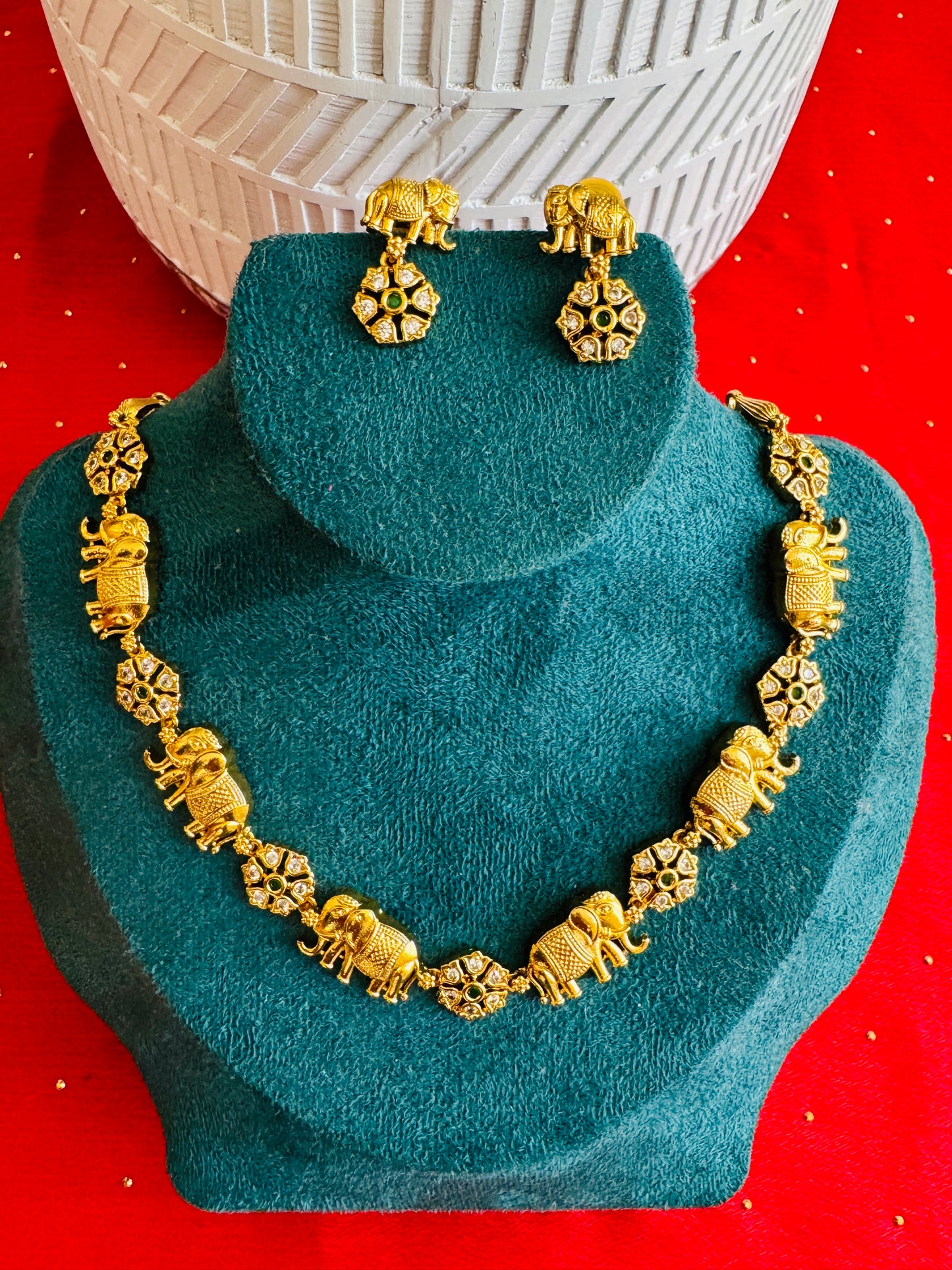 Elephant AD stone necklace