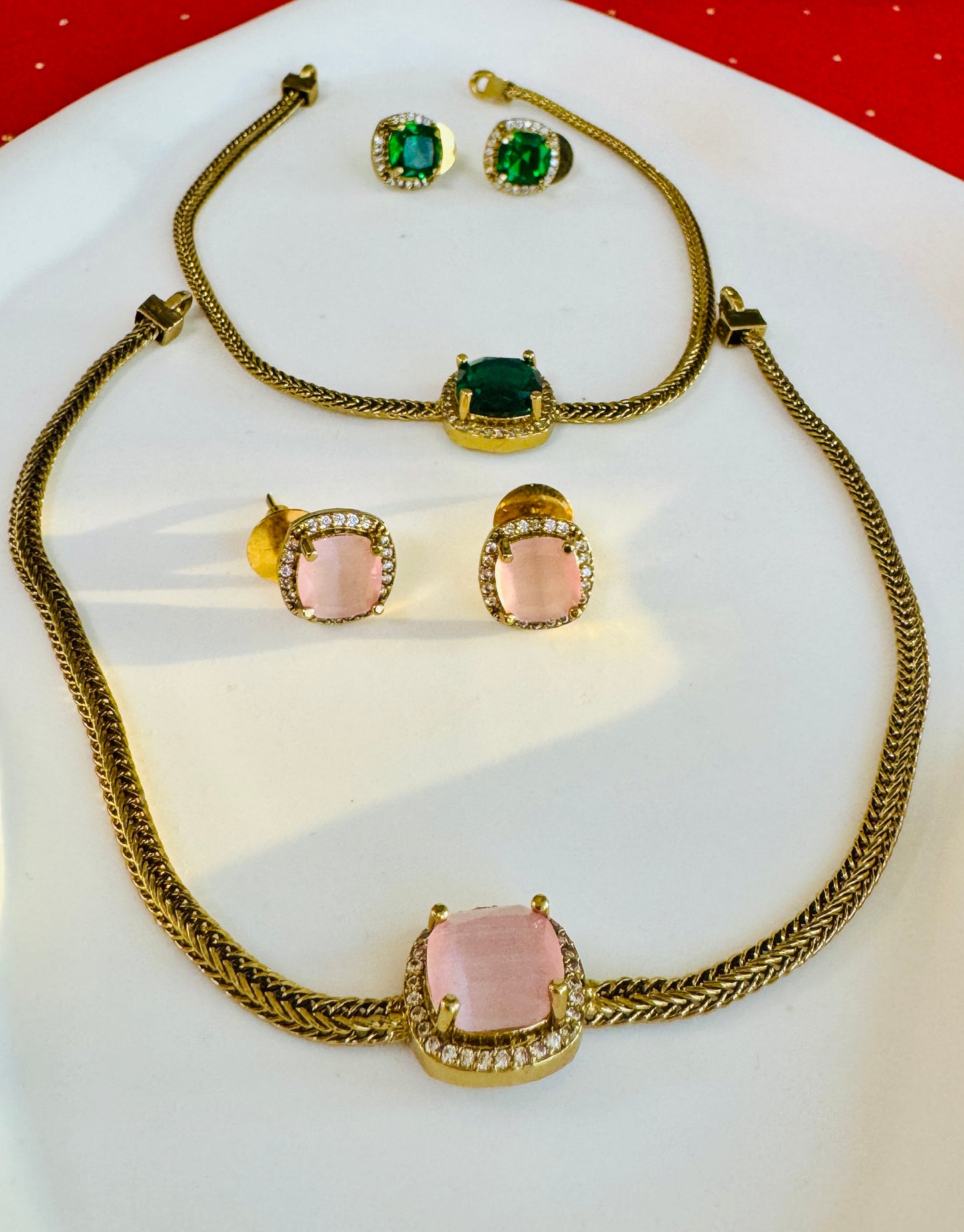 Single color stone antique stone choker