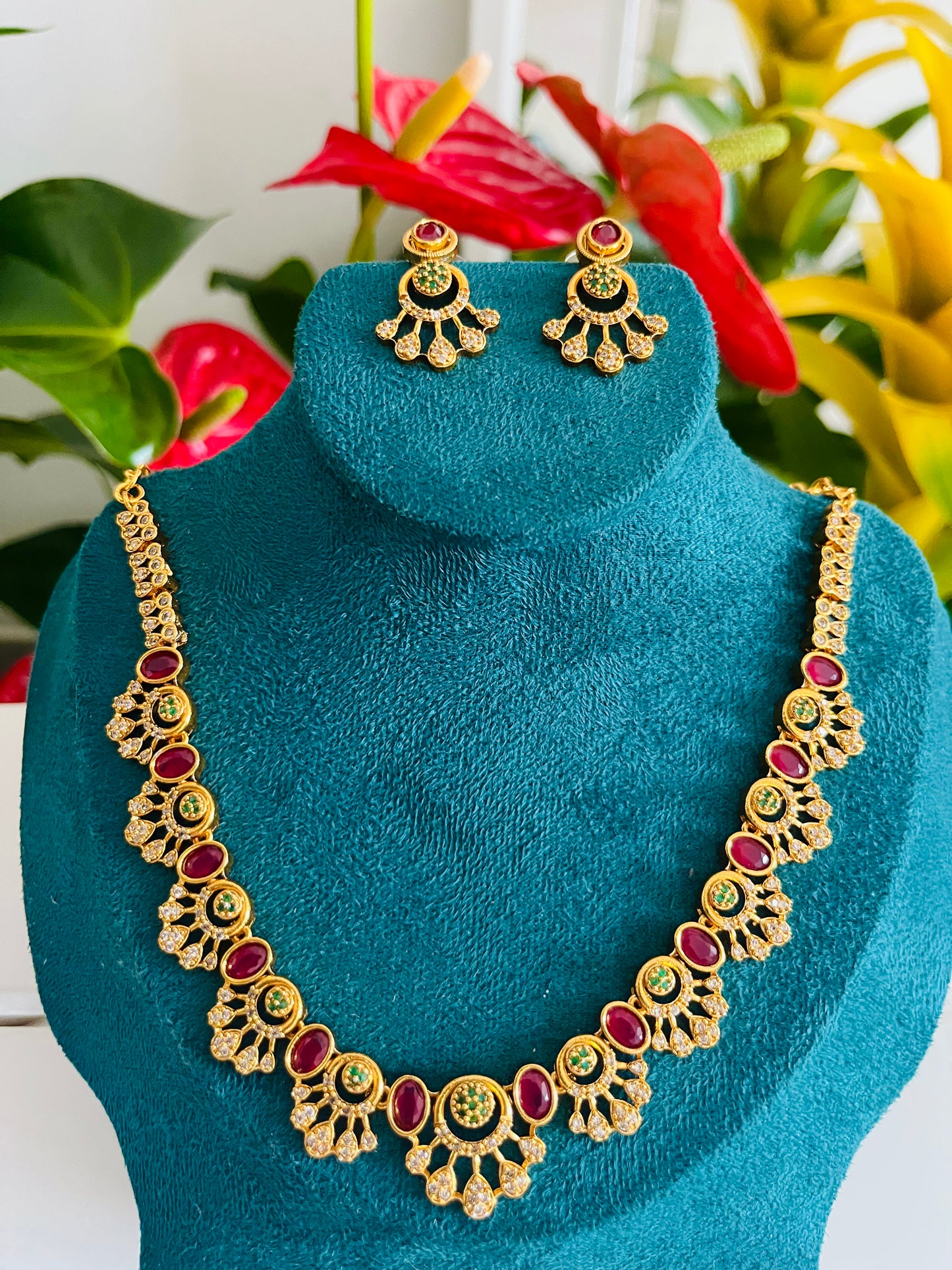 Multi stone necklace set