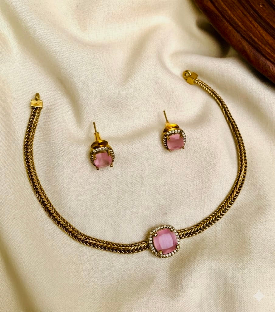 Single color stone antique stone choker